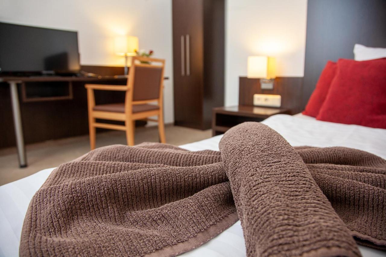 Seehotel Zum Loewen Strasen Luaran gambar